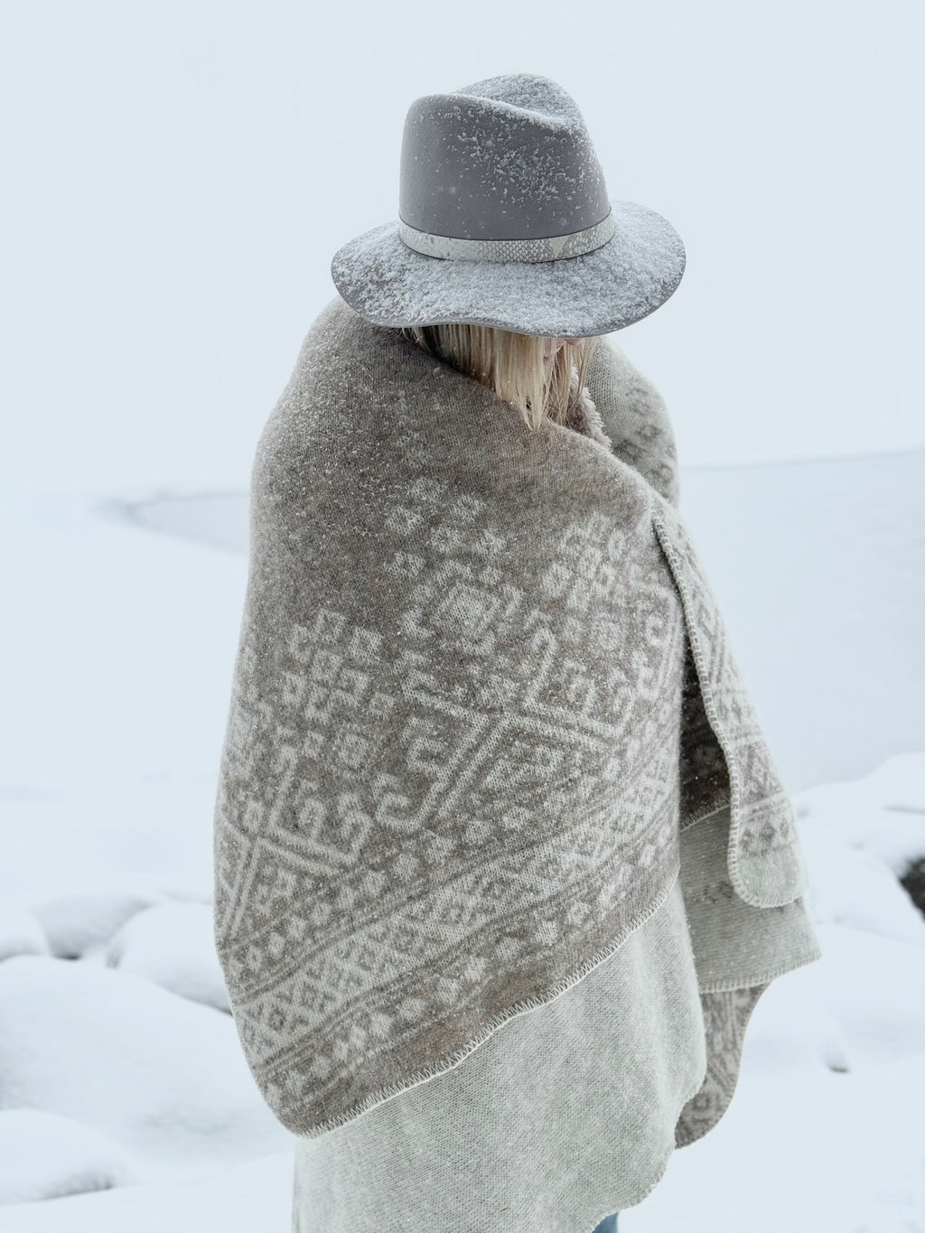 Embroidered Icelandic Lambswool Blanket Flax + Ivory - Outdoor